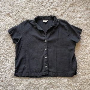 Universal Thread Women’s Short Sleeve Button-Down Shirt